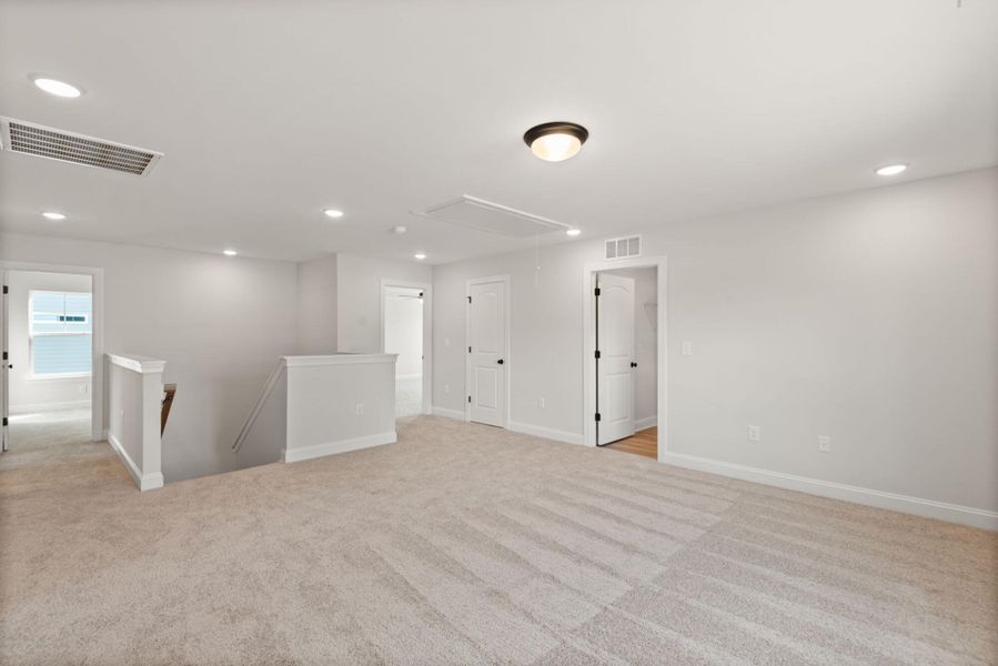 Spacious, unfurnished interior of a new home in Hayes Village, Greensboro (Image 20).
