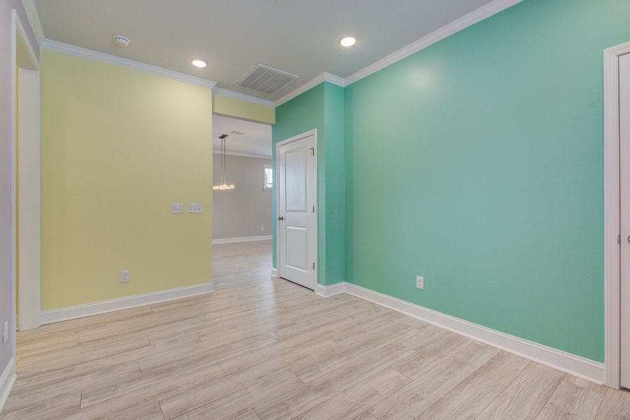 Spacious, unfurnished interior of a new home in , Summerville (Image 23).