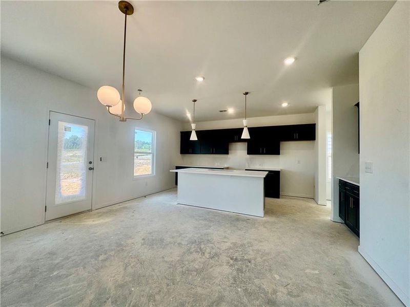 Spacious, unfurnished interior of a new home in Eastlyn Crossing, Flowery Branch (Image 7).
