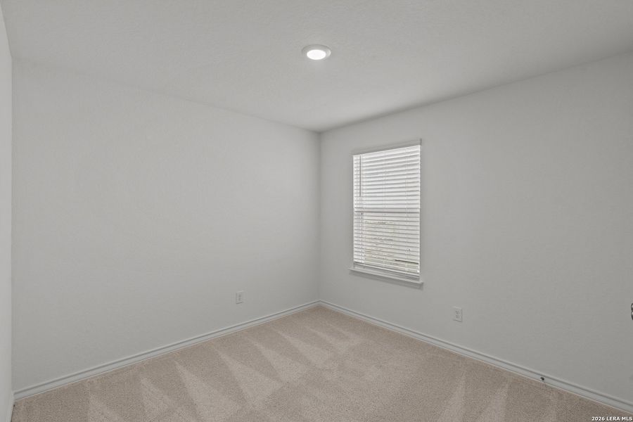 Spacious, unfurnished interior of a new home in Cinco Lakes, San Antonio (Image 24).