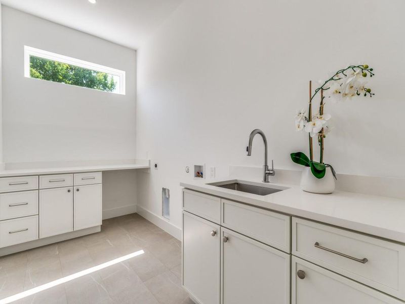 Furnished interior view inside a new home in , Dallas (Image 14). Furnished interior view inside a new home in , Dallas (Image 14).