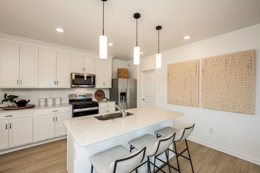 Representative furnished interior of a home built from the Pinecrest by Pulte Homes in Riverwood, Zephyrhills (Image 25).