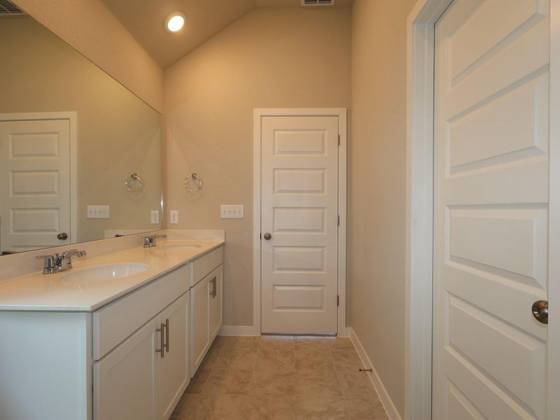 Image 20 of a home in Cascades at Onion Creek.