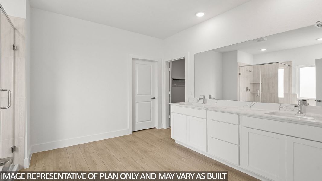 Furnished interior view inside a new home in Riverside Estates, Mont Belvieu (Image 8).
