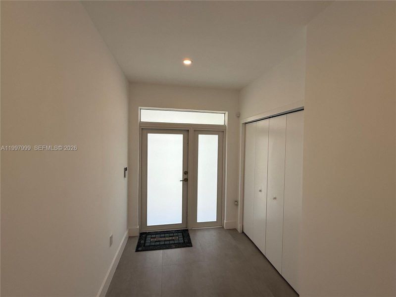 Spacious, unfurnished interior of a new home in , Miami (Image 27).