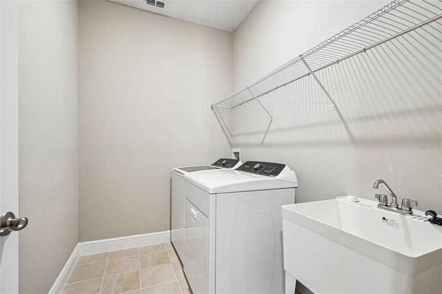 Close-up of interior finishes inside a home in Legends Preserve - Signature Series, Daytona Beach (Image 20).