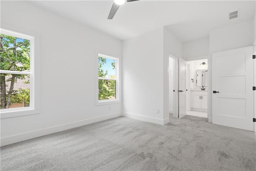 Spacious, unfurnished interior of a new home in , Jefferson (Image 43).