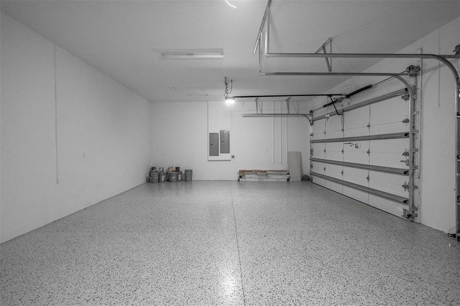 Spacious, unfurnished interior of a new home in , Tampa (Image 60).