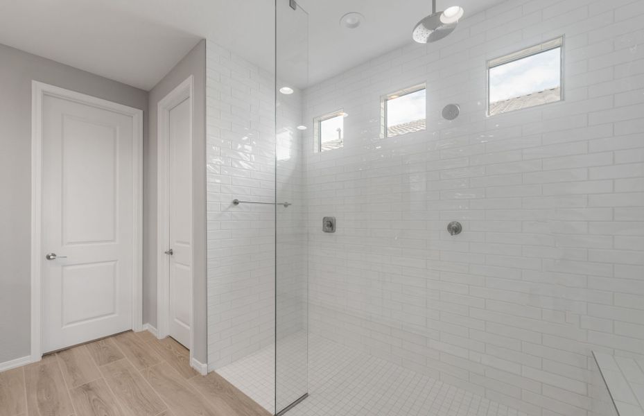 Spacious, unfurnished interior of a new home in El Rancho Santa Rosa, Maricopa (Image 24).