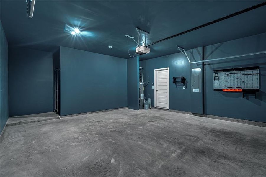 Spacious, unfurnished interior of a new home in , Dalton (Image 20).