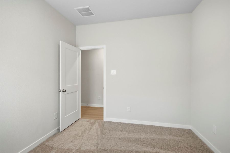 Spacious, unfurnished interior of a new home in Crockett Meadows, Conroe (Image 16).