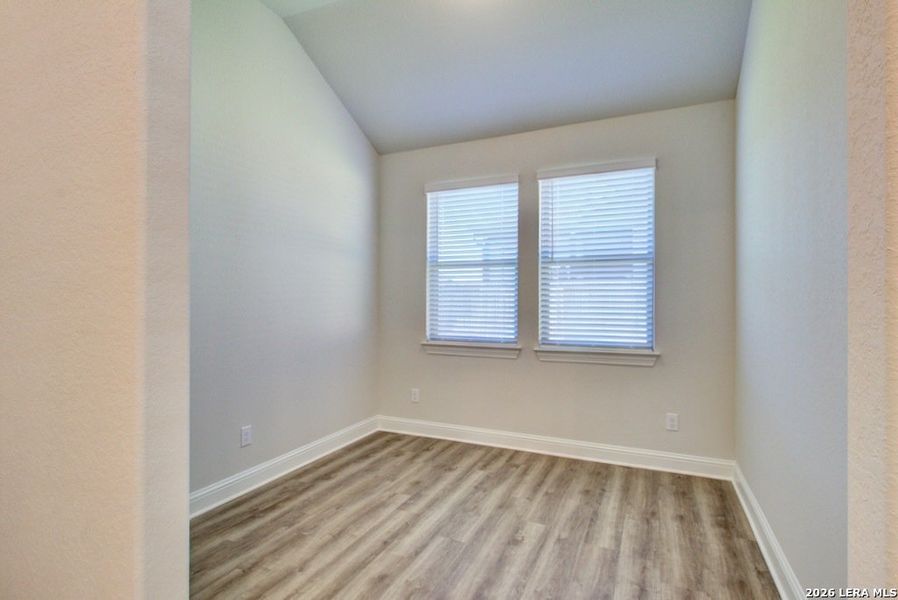 Spacious, unfurnished interior of a new home in Piedmont, San Antonio (Image 10).