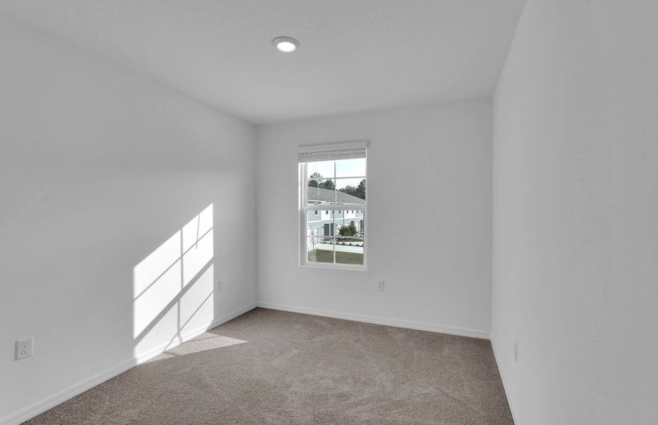 Spacious, unfurnished interior of a new home in Normandy Pines, Jacksonville (Image 17).