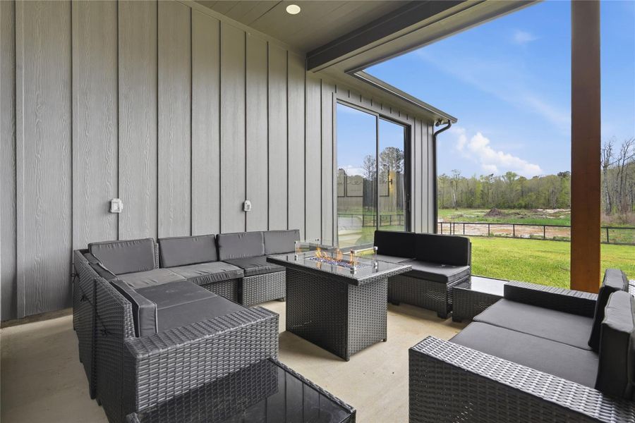 Exterior details and patio area of a home in , Willis (Image 4).