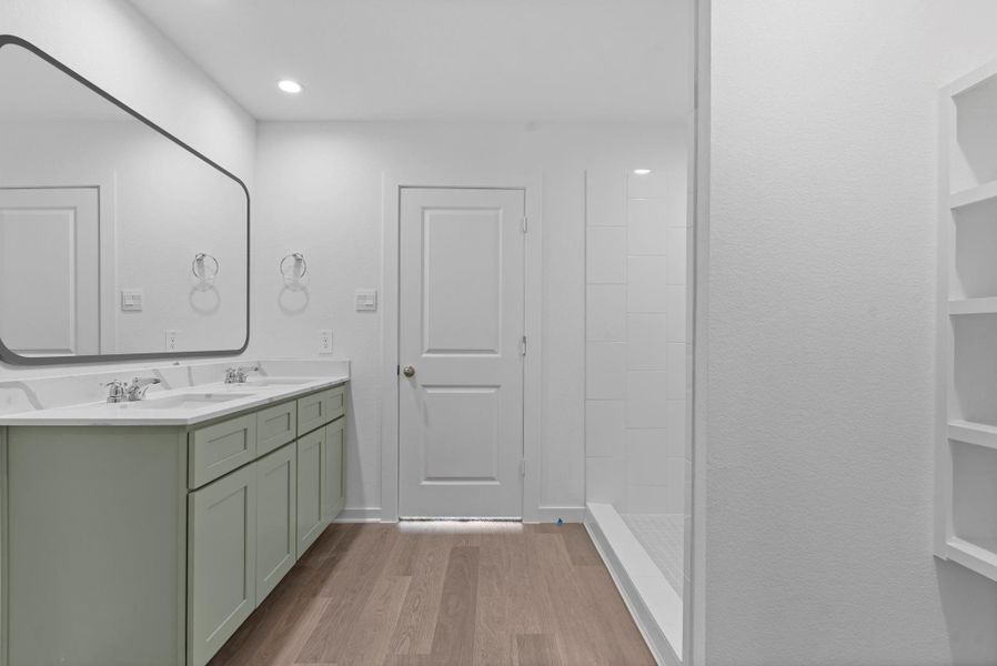 Spacious, unfurnished interior of a new home in Grand Cay Harbour, Texas City (Image 20). Spacious, unfurnished interior of a new home in Grand Cay Harbour, Texas City (Image 20).