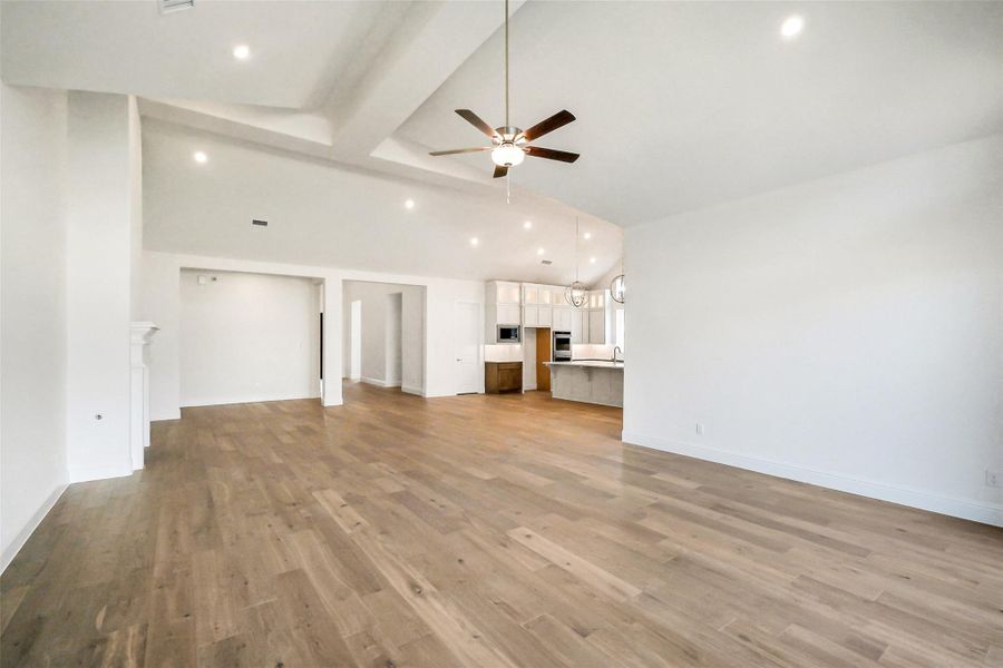 Spacious, unfurnished interior of a new home in Evergreen 70', Conroe (Image 29).