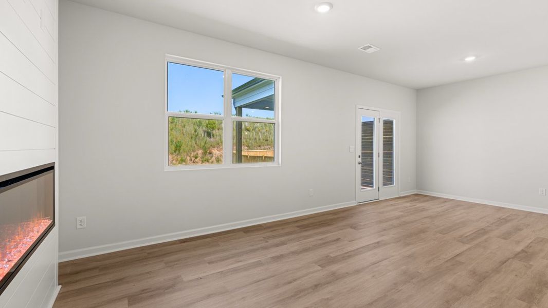 Representative unfurnished interior of a home built from the Freeport by D.R. Horton in Hamptons at Riverwood North, Dallas (Image 22).