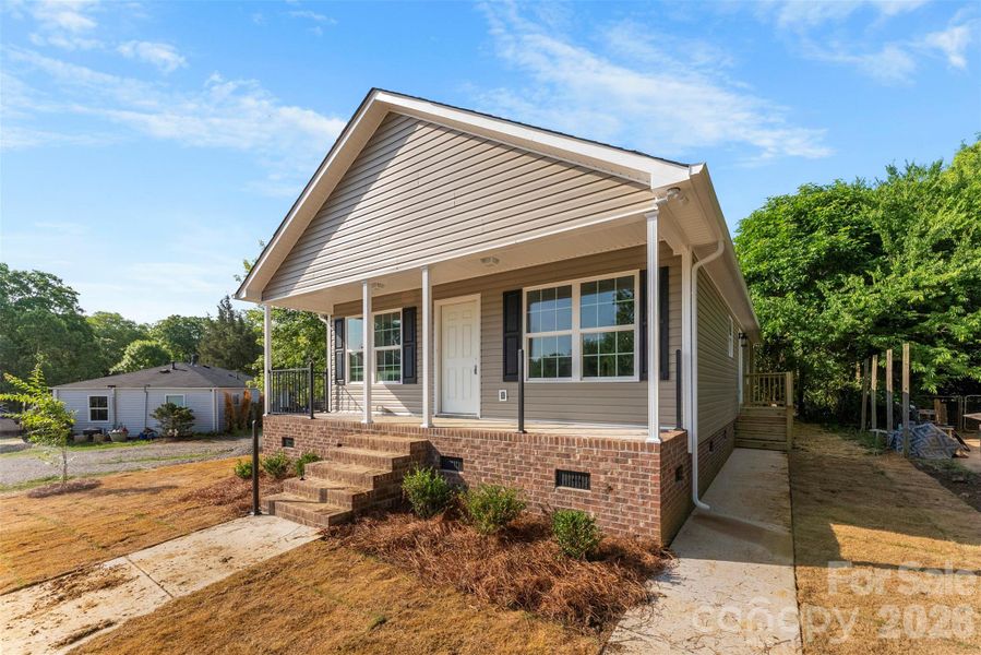 Exterior details and patio area of a home in , Rock Hill (Image 16).