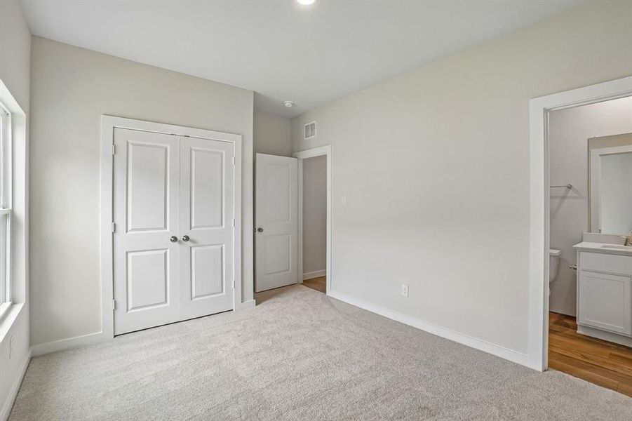 Spacious, unfurnished interior of a new home in Pennsylvania Avenue, Springtown (Image 25).