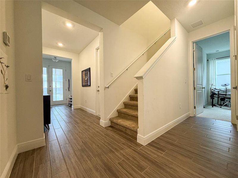 Spacious, unfurnished interior of a new home in , Minneola (Image 21).