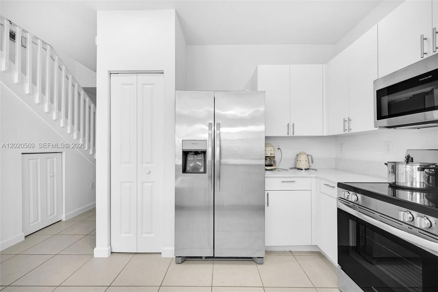 Furnished interior view inside a new home in , Homestead (Image 14).