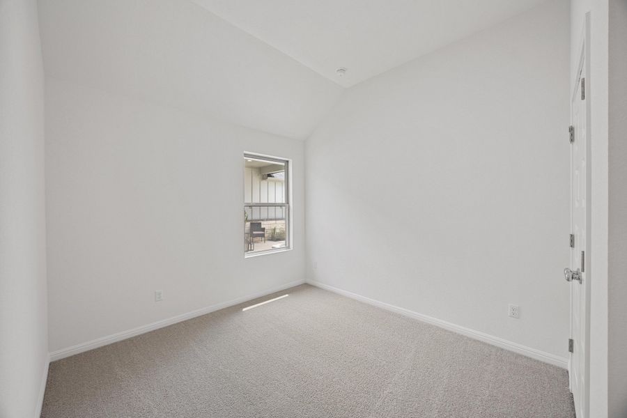 Spacious, unfurnished interior of a new home in Trinity Ranch, Elgin (Image 24).