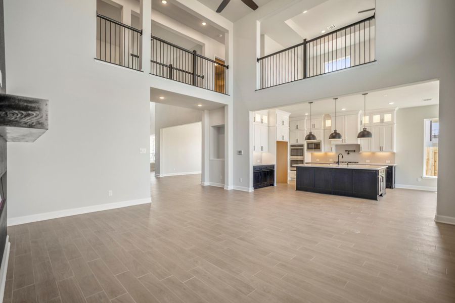 Spacious, unfurnished interior of a new home in Jordan Ranch 70' Lots, Fulshear (Image 36).