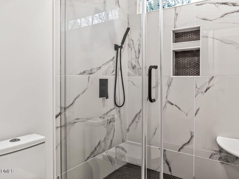 021-1280x960-bathroom