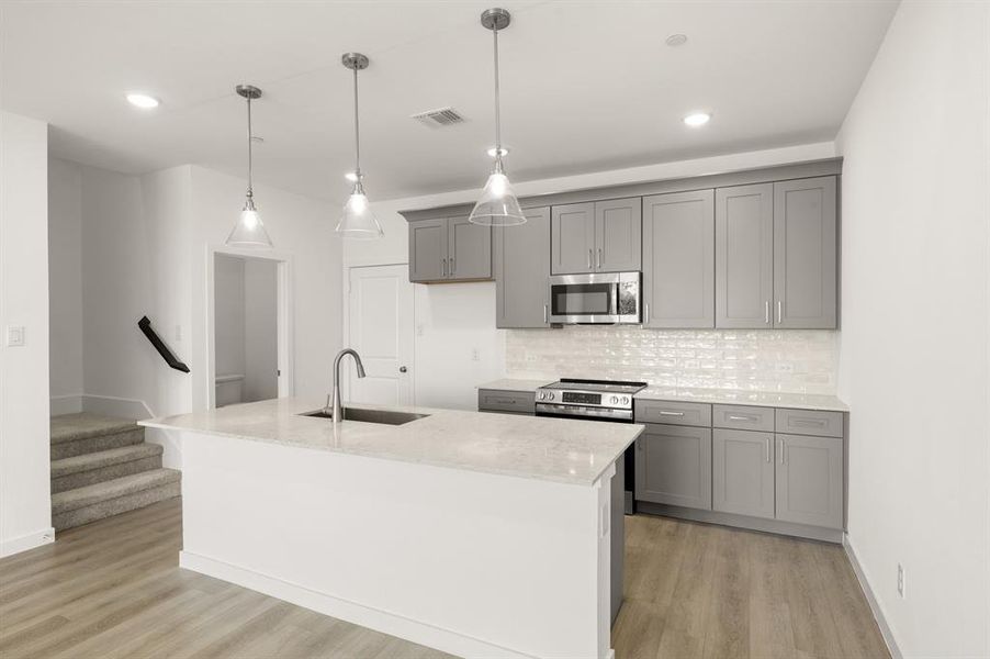 5708 Lakeview- Primary Suite-3 5708 Lakeview- Primary Suite-3