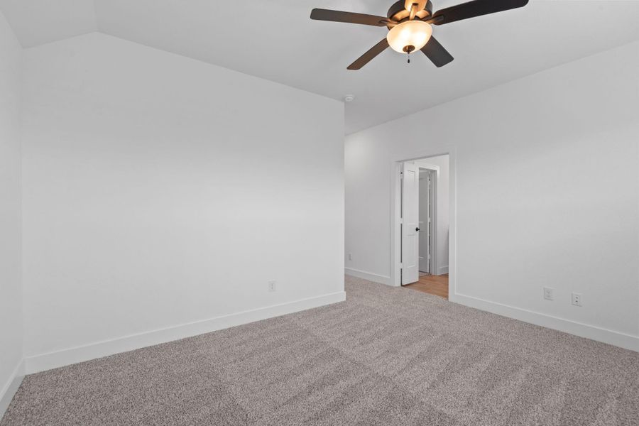 Spacious, unfurnished interior of a new home in Meridiana, Iowa Colony (Image 17). Spacious, unfurnished interior of a new home in Meridiana, Iowa Colony (Image 17).