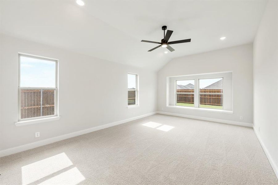Spacious, unfurnished interior of a new home in Addison Hills, Cedar Hill (Image 24).