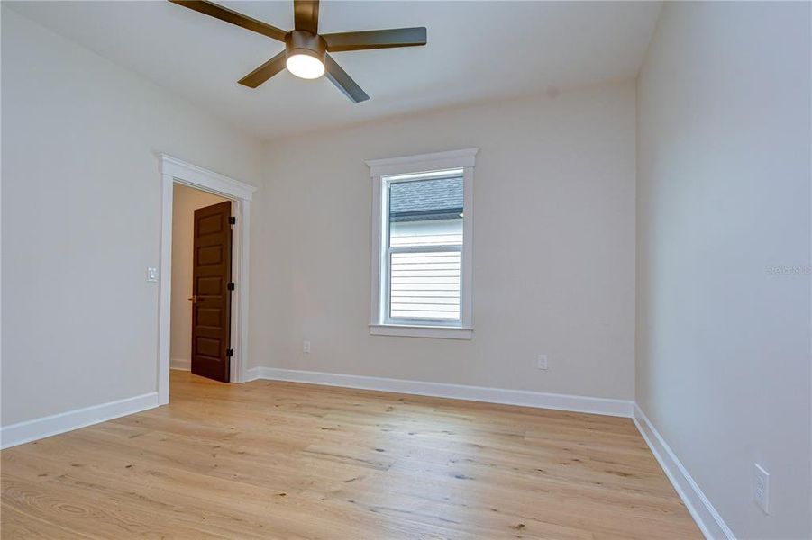 Spacious, unfurnished interior of a new home in , Tampa (Image 39).