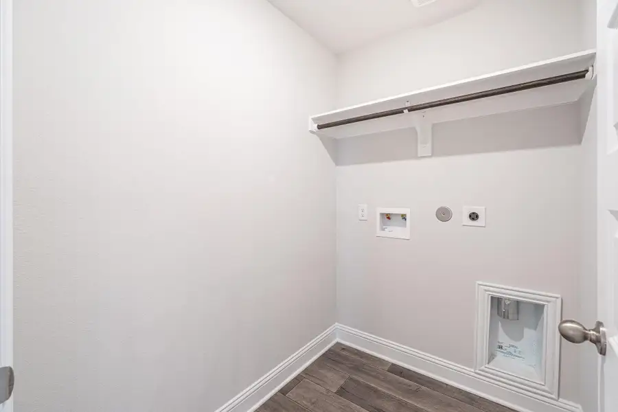 Spacious, unfurnished interior of a new home in Stonebrooke, Conroe (Image 17). Spacious, unfurnished interior of a new home in Stonebrooke, Conroe (Image 17).