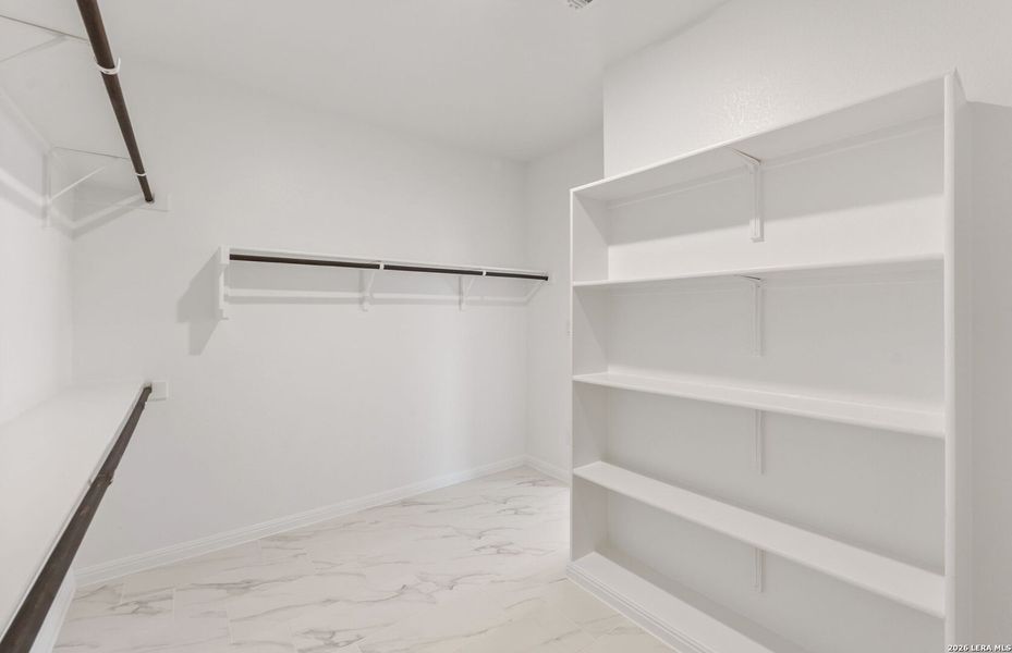 Spacious, unfurnished interior of a new home in Davis Ranch, San Antonio (Image 23).