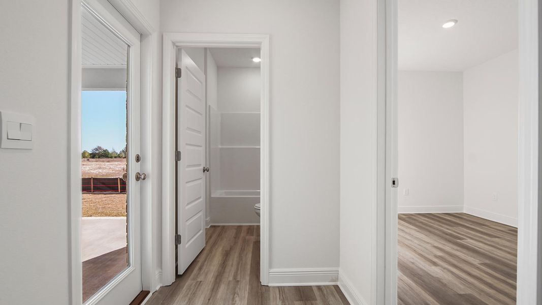 Spacious, unfurnished interior of a new home in Owl's Head Farms, Freeport (Image 17).