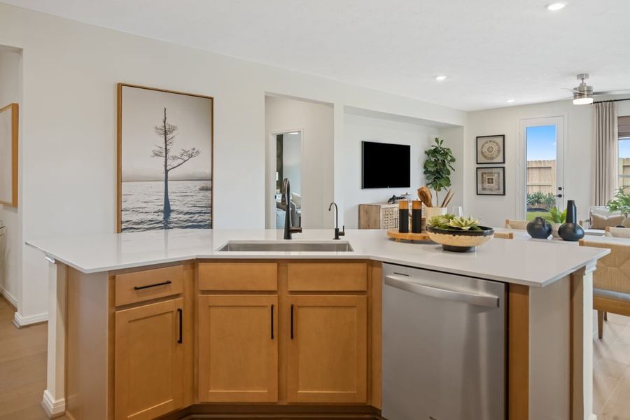 Representative furnished interior of a home built from the 2003 by KB Home in Oakwood Preserve, Tomball (Image 6).