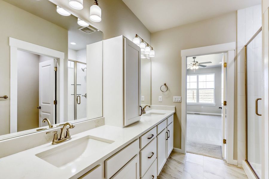 5871 Aspenglow - Primary Bathroom 5871 Aspenglow - Primary Bathroom