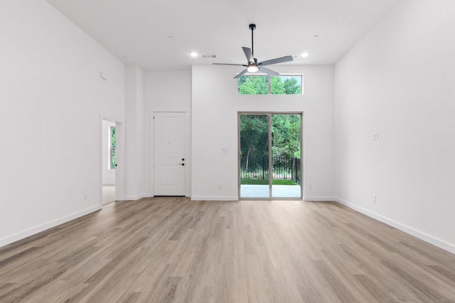 Spacious, unfurnished interior of a new home in Cottonwood Creek, Rowlett (Image 22). Spacious, unfurnished interior of a new home in Cottonwood Creek, Rowlett (Image 22).