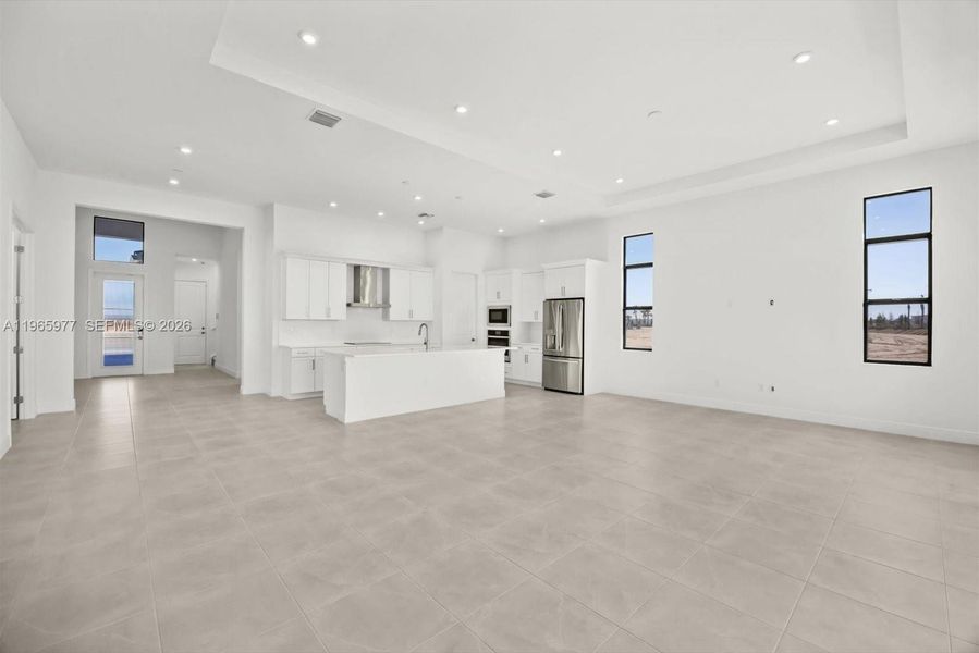 Spacious, unfurnished interior of a new home in , Port St. Lucie (Image 22).