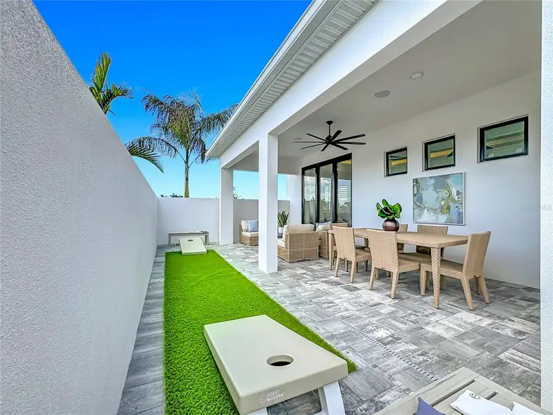 Exterior details and patio area of a home in , Bradenton (Image 34).