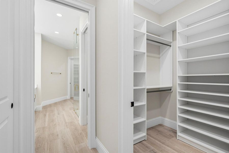 Spacious, unfurnished interior of a new home in Seaglass, Wabasso Beach (Image 81).