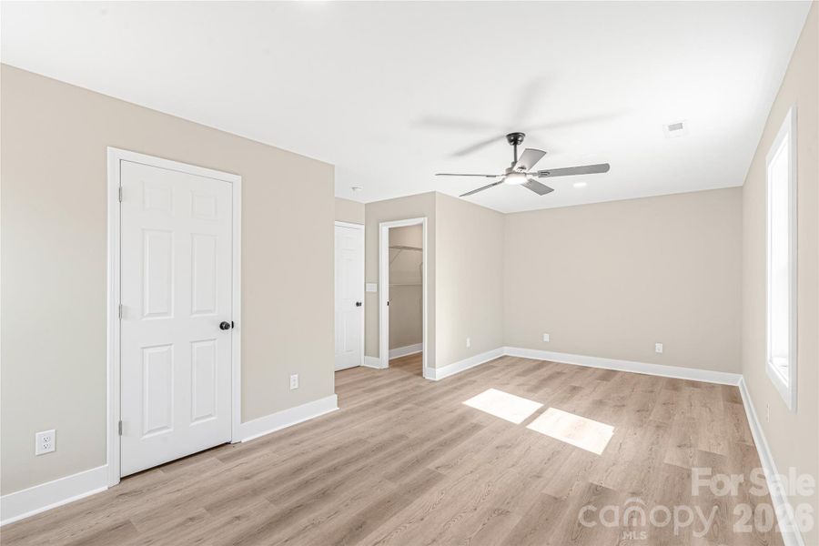 Spacious, unfurnished interior of a new home in , Shelby (Image 22).