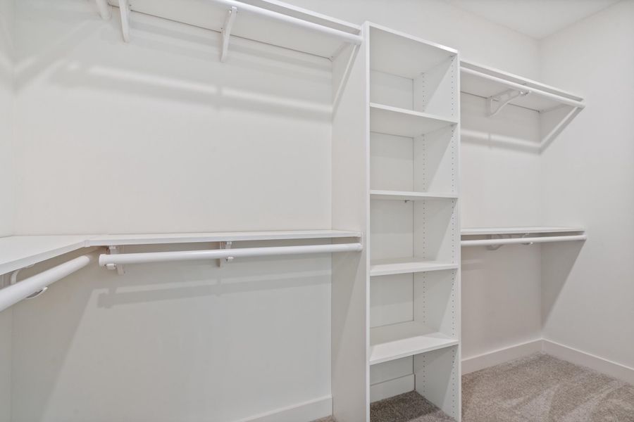 Spacious, unfurnished interior of a new home in White Oak, Arlington (Image 27).