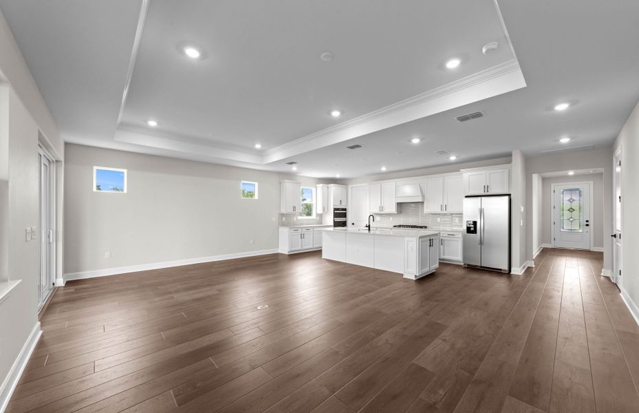 Spacious, unfurnished interior of a new home in Shores at Stillwater, Englewood (Image 16).