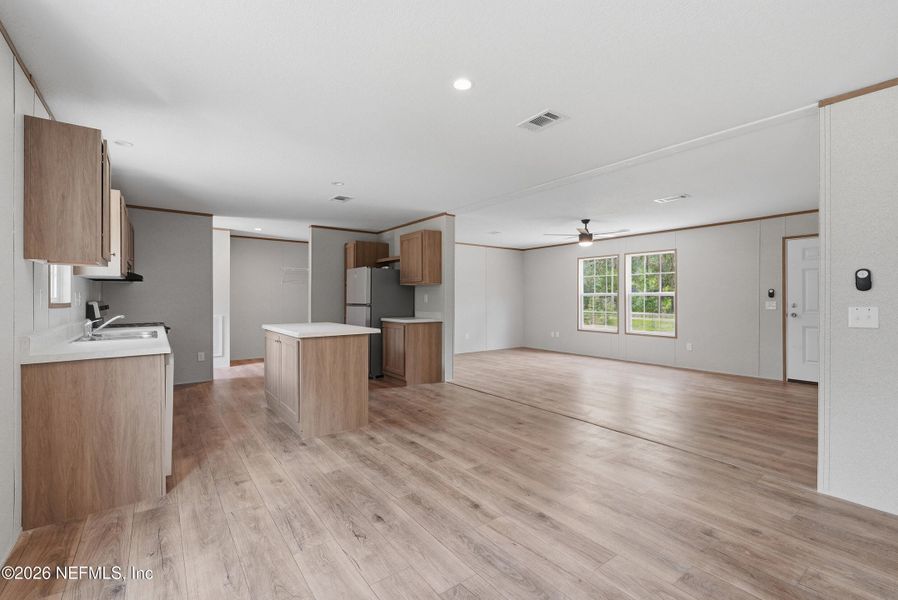 Spacious, unfurnished interior of a new home in , Keystone Heights (Image 20).