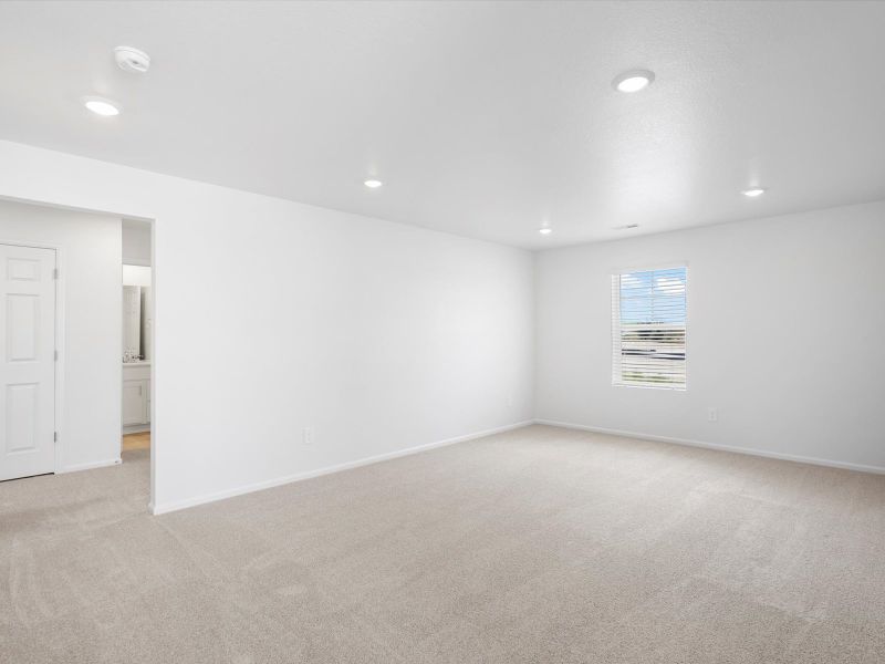 Spacious, unfurnished interior of a new home in Paint Brush Hills, Peyton (Image 11).