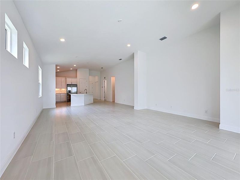 Spacious, unfurnished interior of a new home in Watercolor Place, Bradenton (Image 57). Spacious, unfurnished interior of a new home in Watercolor Place, Bradenton (Image 57).