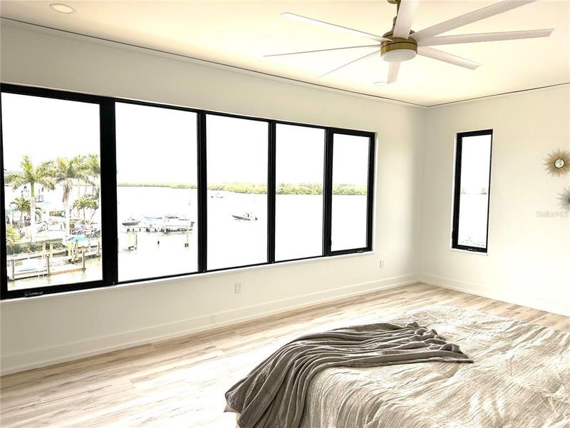 Spacious, unfurnished interior of a new home in , St. Petersburg (Image 23).