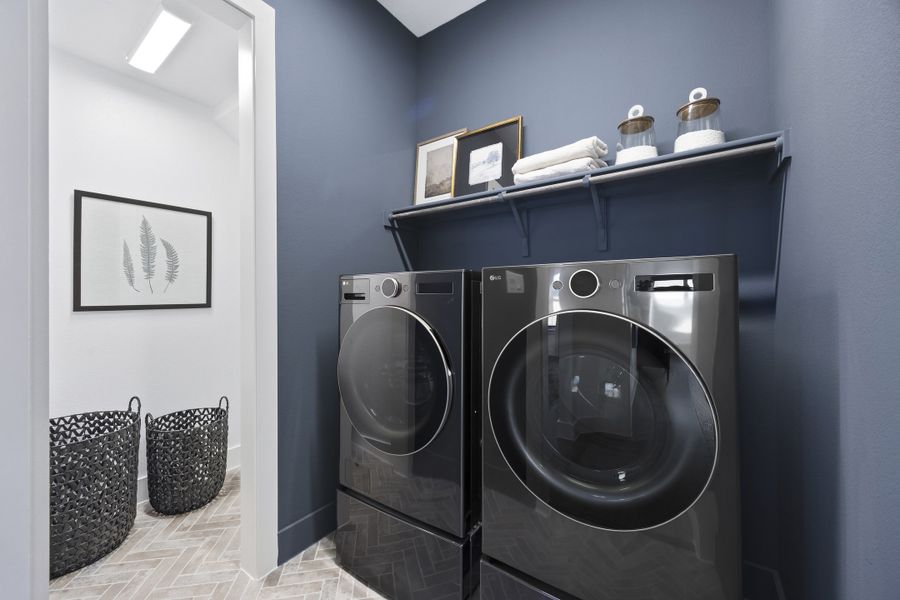 Representative furnished interior of a home built from the Victoria by Windsor Homes in Oak Ridge Park, Corinth (Image 33).