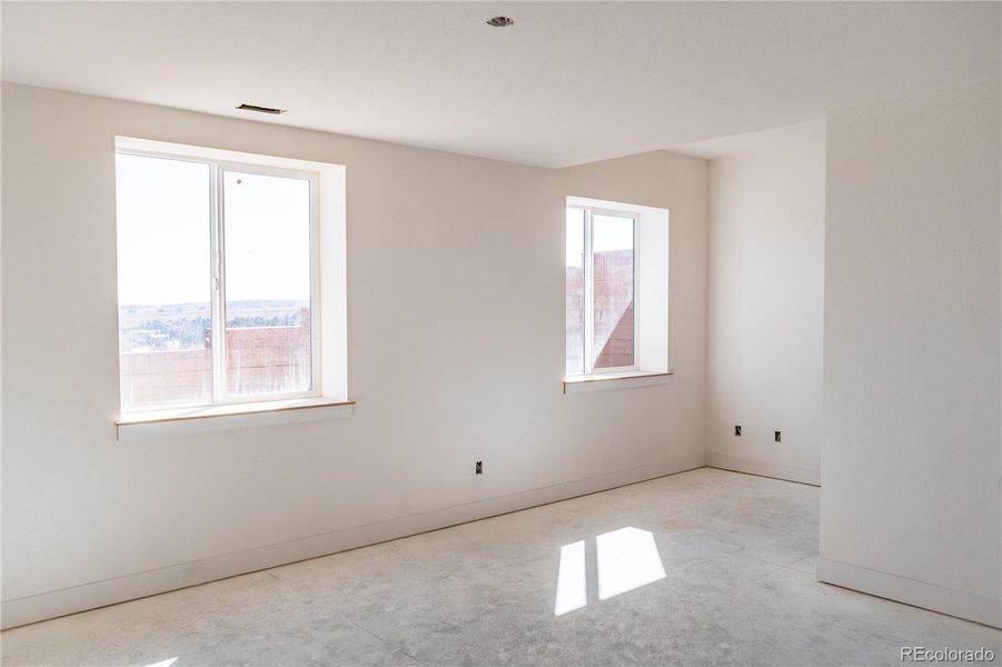 Spacious, unfurnished interior of a new home in , Elizabeth (Image 6).